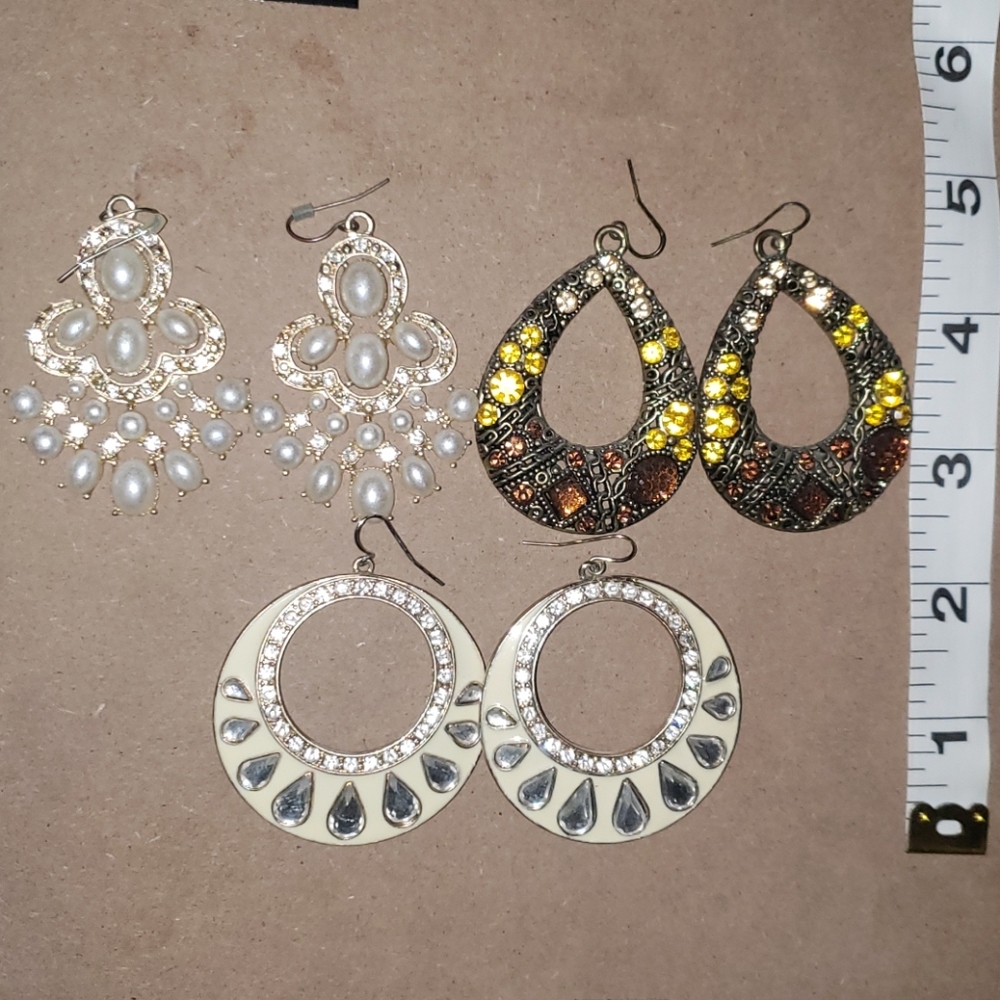 Lot of earrings